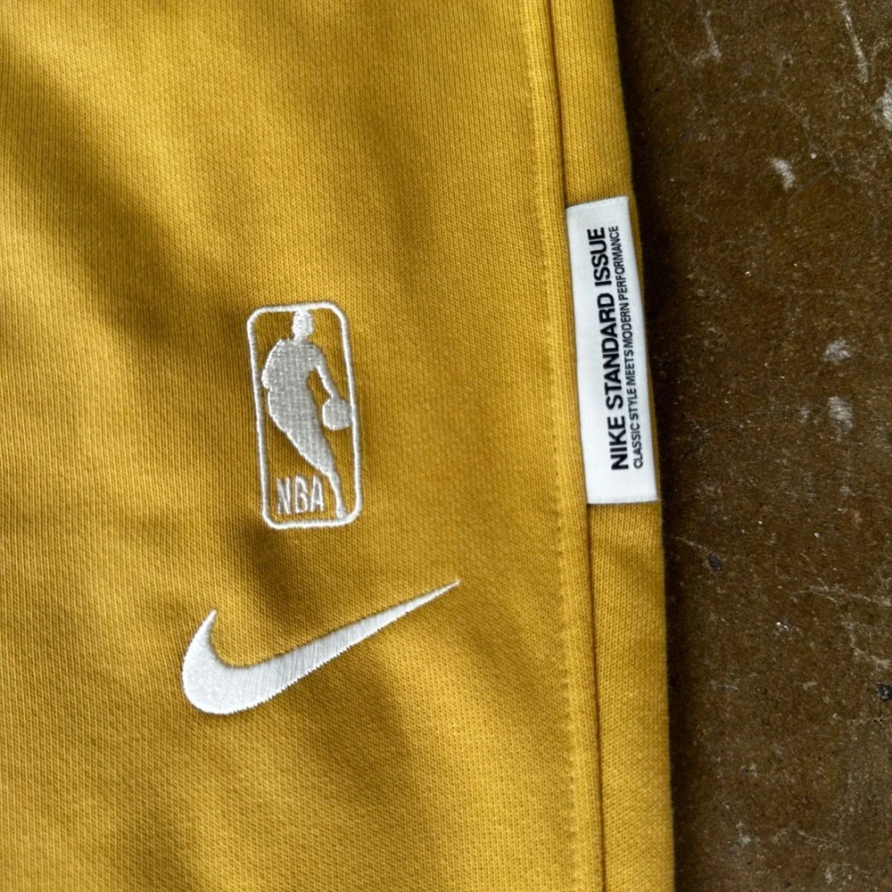 Nike Golden State Warriors Sweatpants Mens Medium Yellow Athletic Dri-FIT NBA